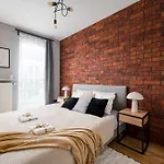 Superb Loft In Charming Praga District, 300 M To Metro & 100 M To Tram, Balcony Varsavia
