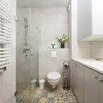 Superb Loft In Charming Praga District, 300 M To Metro & 100 M To Tram, Balcony Appartamento