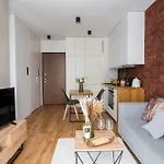 Superb Loft In Charming Praga District, 300 M To Metro & 100 M To Tram, Balcony Appartamento