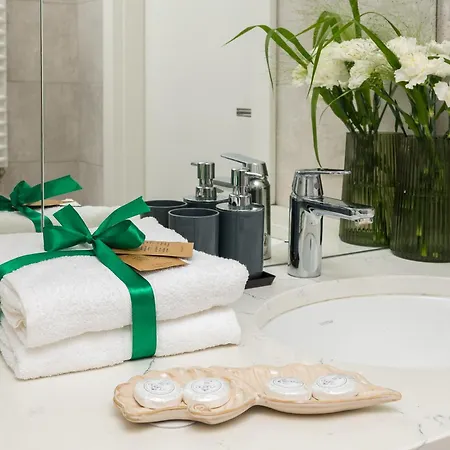 Superb Loft In Charming Praga District, 300 M To Metro & 100 M To Tram, Balcony Daire Varşova