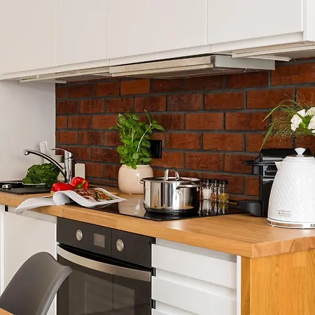 Superb Loft Studio In Charming Praga District, 300 M To Metro & 100 M To Tram, Balcony