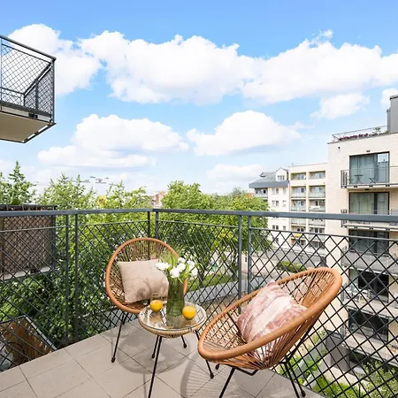 Superb Loft Studio In Charming Praga District, 300 M To Metro & 100 M To Tram, Balcony * 华沙