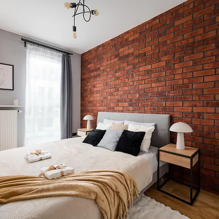 Superb Loft In Charming Praga District, 300 M To Metro & 100 M To Tram, Balcony 华沙