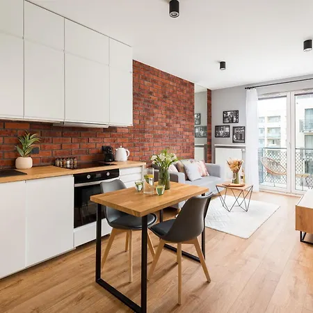 Superb Loft Studio In Charming Praga District, 300 M To Metro & 100 M To Tram, Balcony